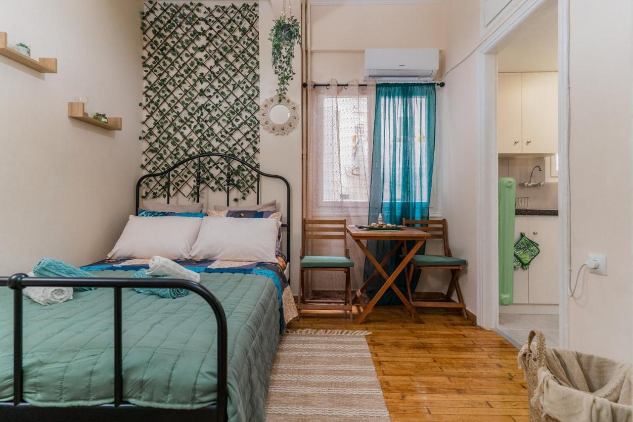 Green Boho Apartment Athén Kültér fotó